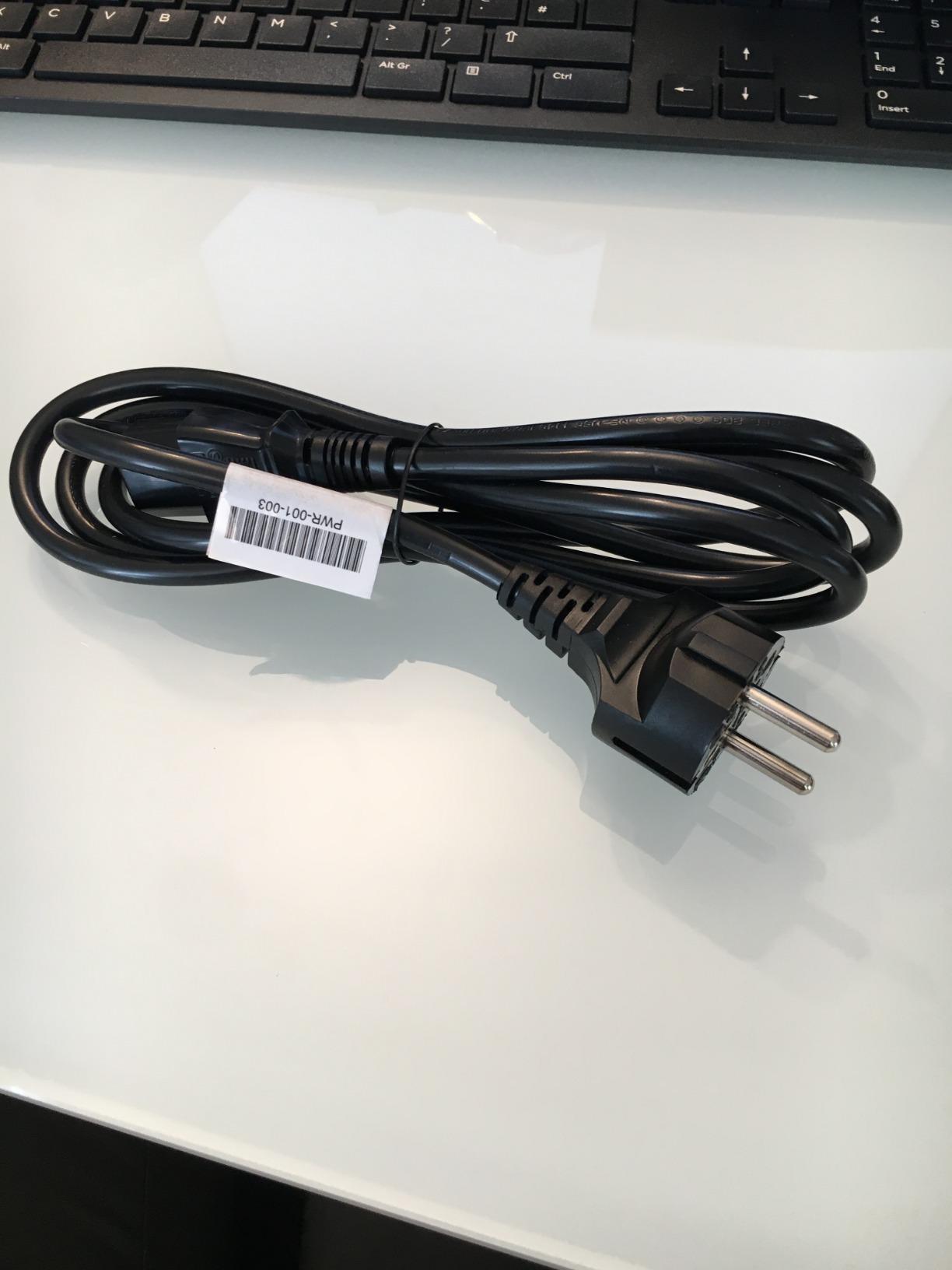 Ein Kabel für Kamera und WLAN