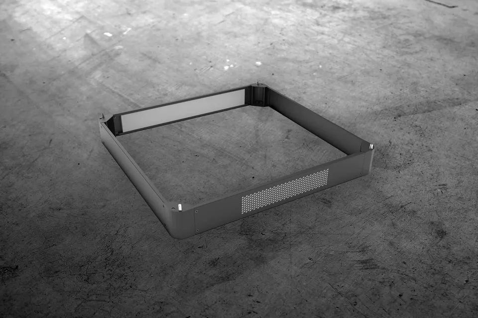 enoc-system-sop-de-sockel-plinth-serverschrank image 1