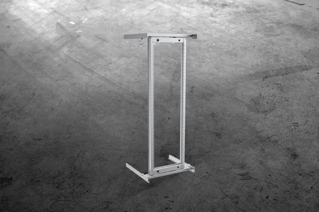 enoc-system-svk-s1-f1-19-zoll-schwenkrahmen image 1